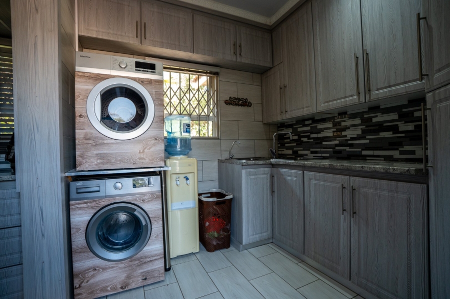 3 Bedroom Property for Sale in La Hoff North West